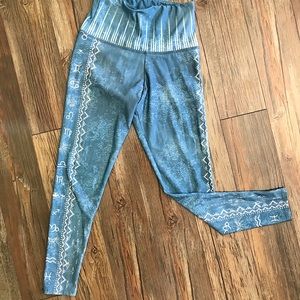 Onzie High Rise Women’s Zodiac Graphic Leggings